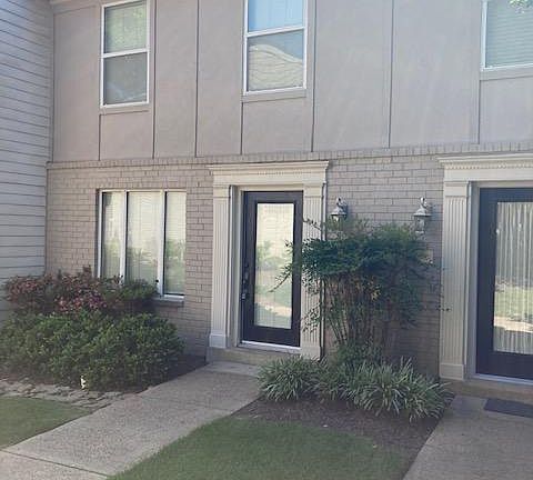 2nd image of 2242 W Germantown Sq #2242