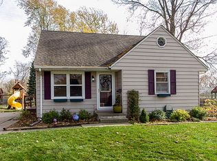 3425 68th St, Urbandale, IA 50322