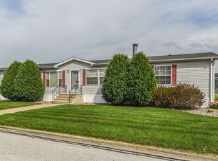 19 Drake Ln, Beecher, IL 60401