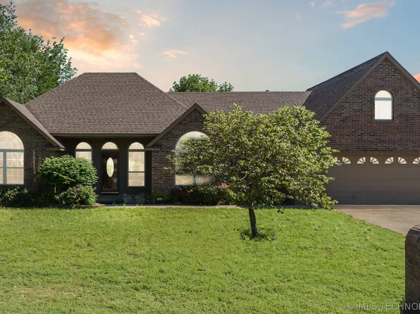 21506 W 13th Pl S, Sand Springs, OK 74063