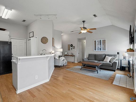 4th image of 222 Cypress Creek Dr
