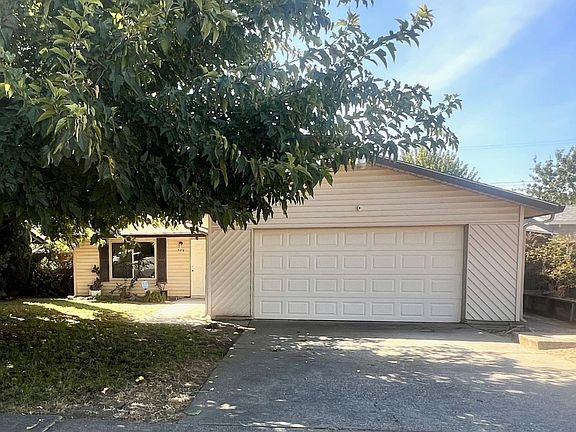 2nd image of 7372 Black Oaks Way