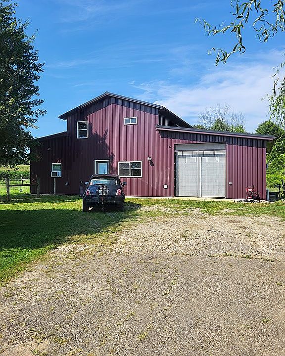 1st image of 18245 Waterford Rd