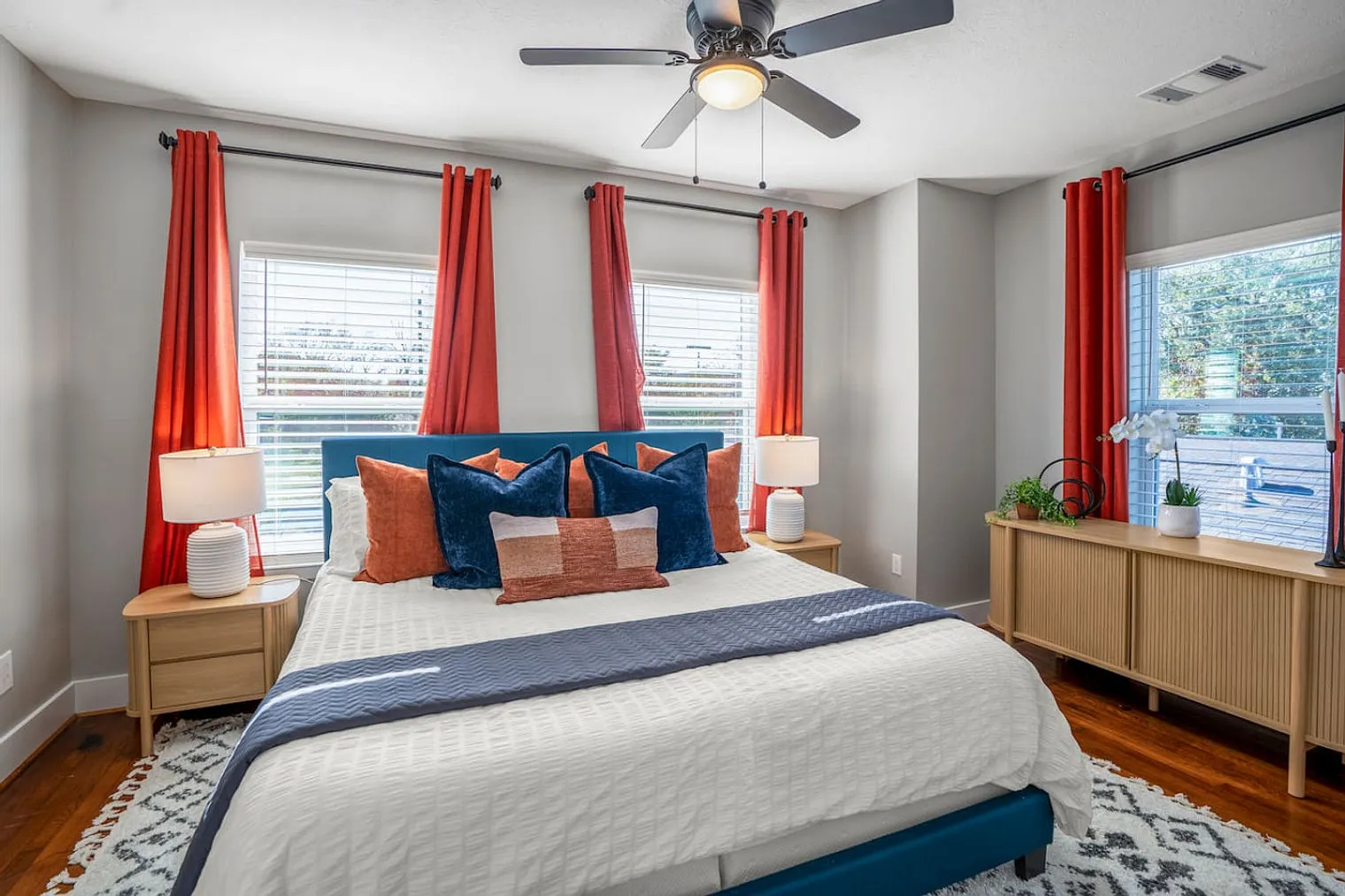 2 bed, 2.0 bath, 1980 sqft, $2,107 — Photo 3