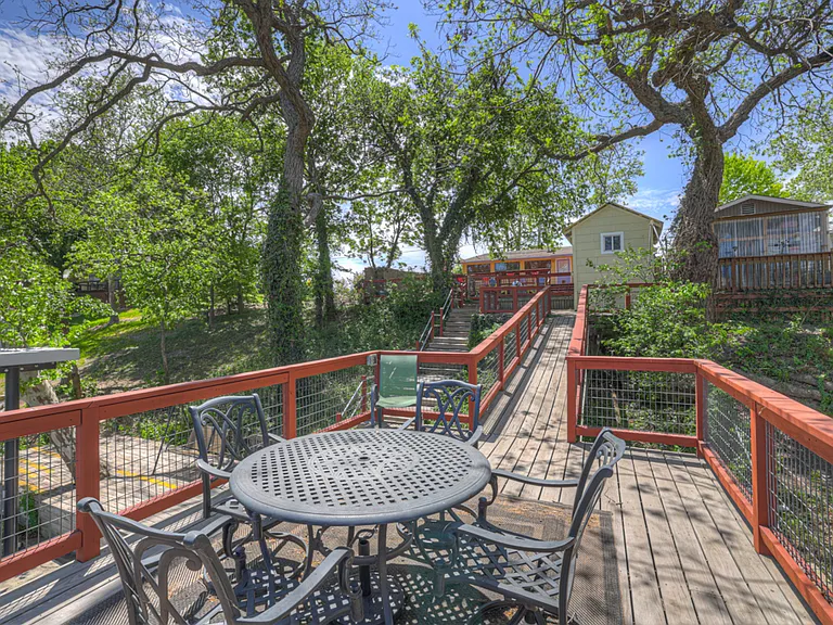 1015 Reiley Rd — Photo 32