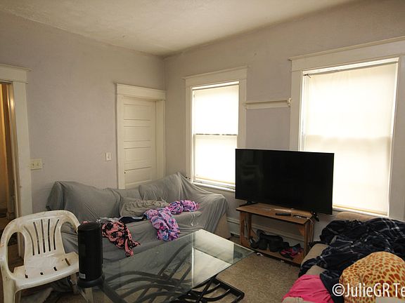 2nd image of 1160 Sanford St