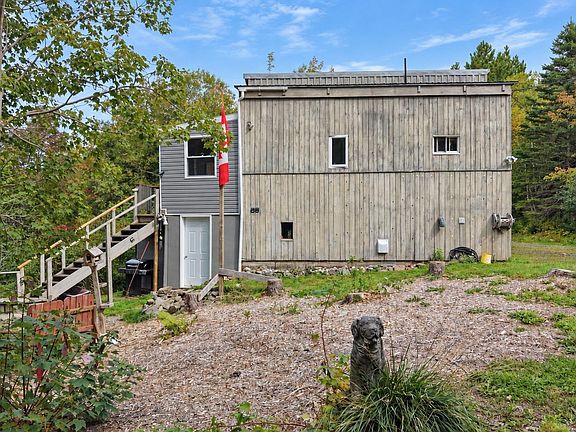 2nd image of 837 Meadow Rd