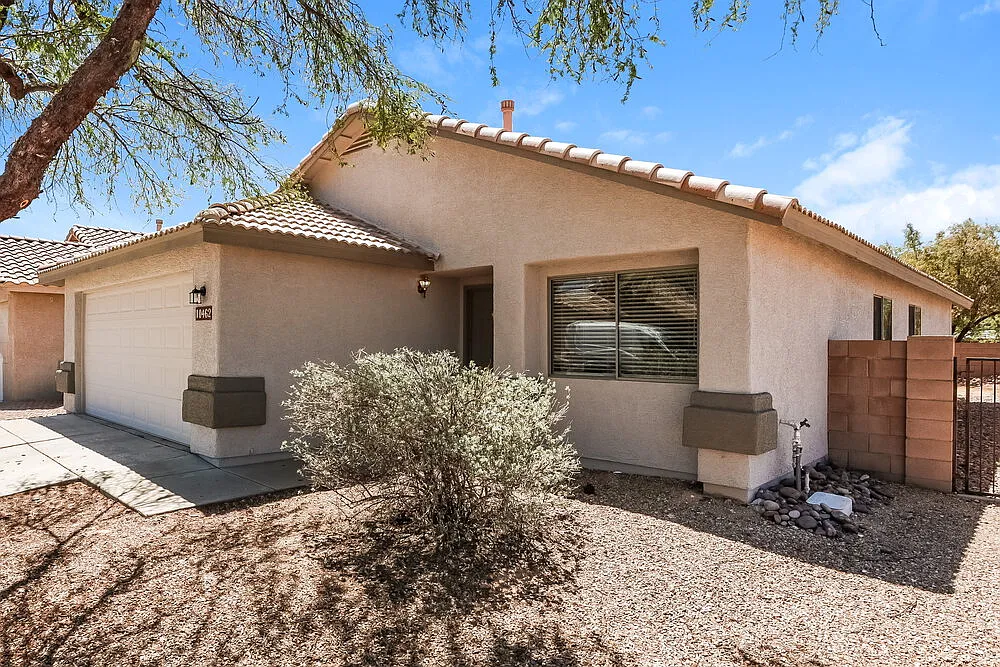 3 bed, 2.0 bath, 1495 sqft, $1,695 — Photo 3