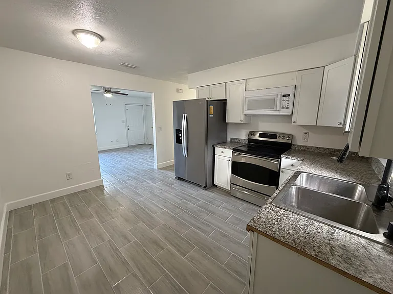 564 N Wayman St #564 — Photo 14