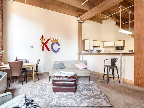 3rd image of 308 W 8th St APT 307