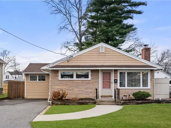 43 Beech Ave, Cranston, RI 02910