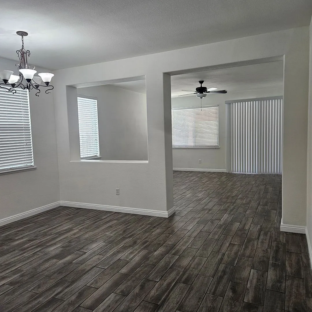 Spacious 4 bedroom home near River Oaks Golf Course — Photo 2