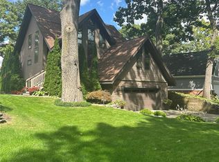 1625 Ridge Rd, Highland, MI 48356