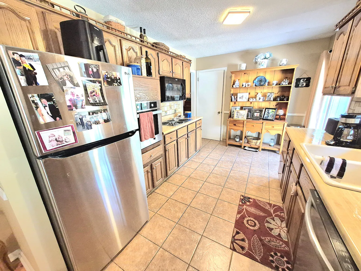 4 bed, 1850 sqft, $2,300 — Photo 3