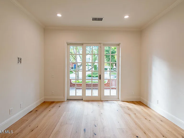 2390 Crombie Ct — Photo 20