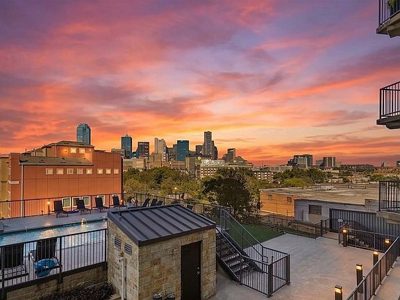 2nd image of 1001 Belleview St #307