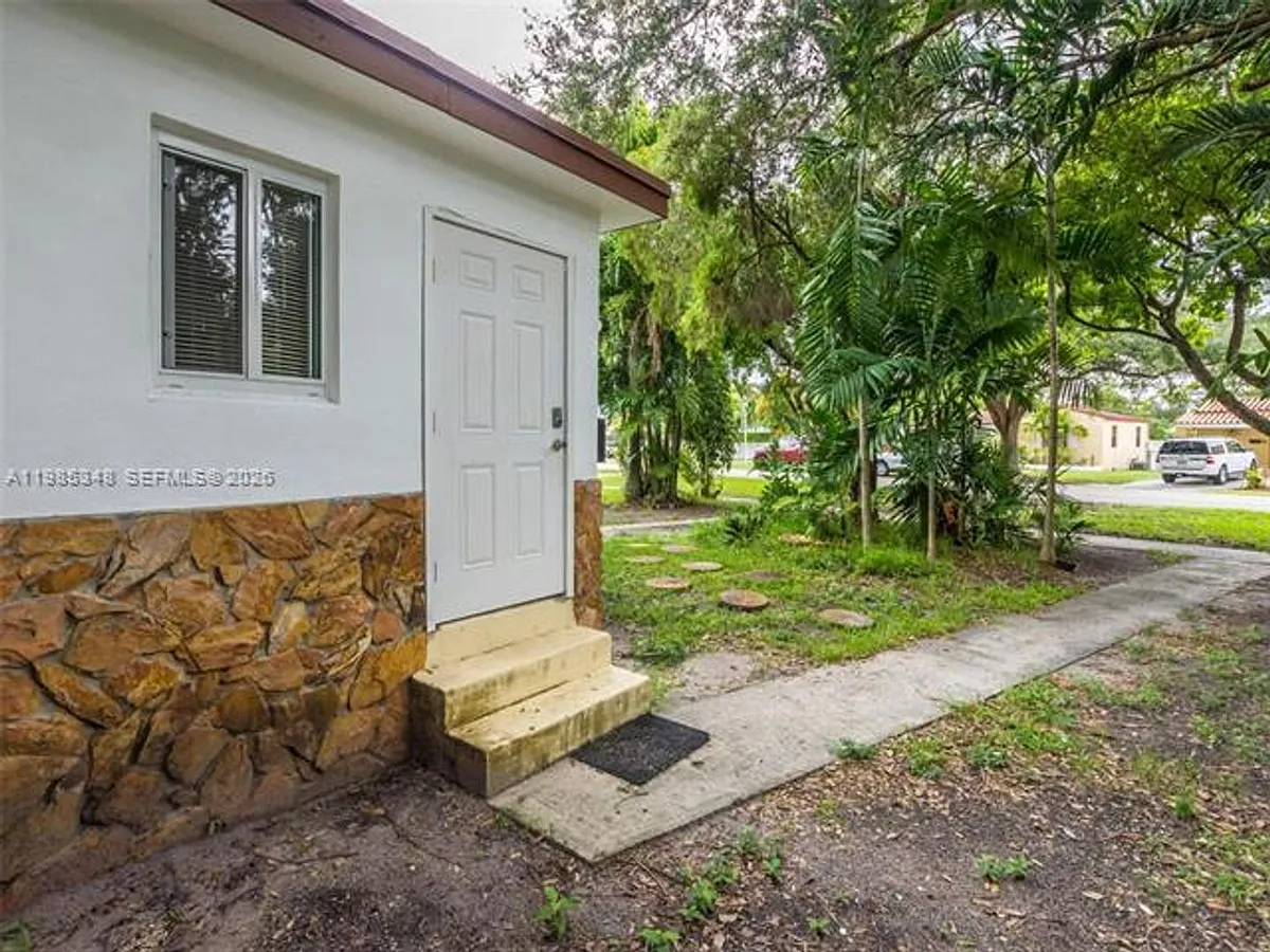 Building Photo - 6300 NW 41st St