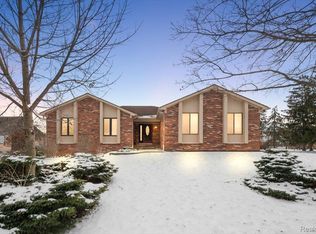 2251 Highsplint Dr, Rochester Hills, MI 48307