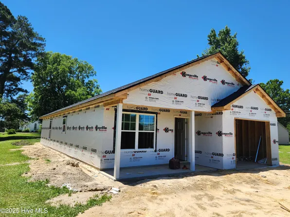 206 King Avenue, Winfall, NC 27985