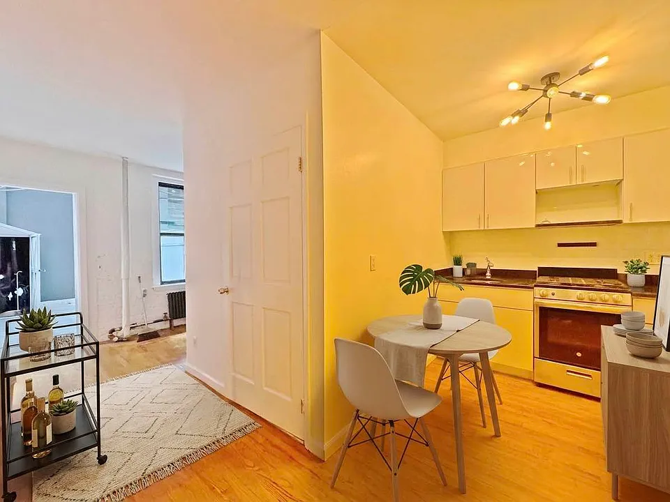 54 E 4th St #23