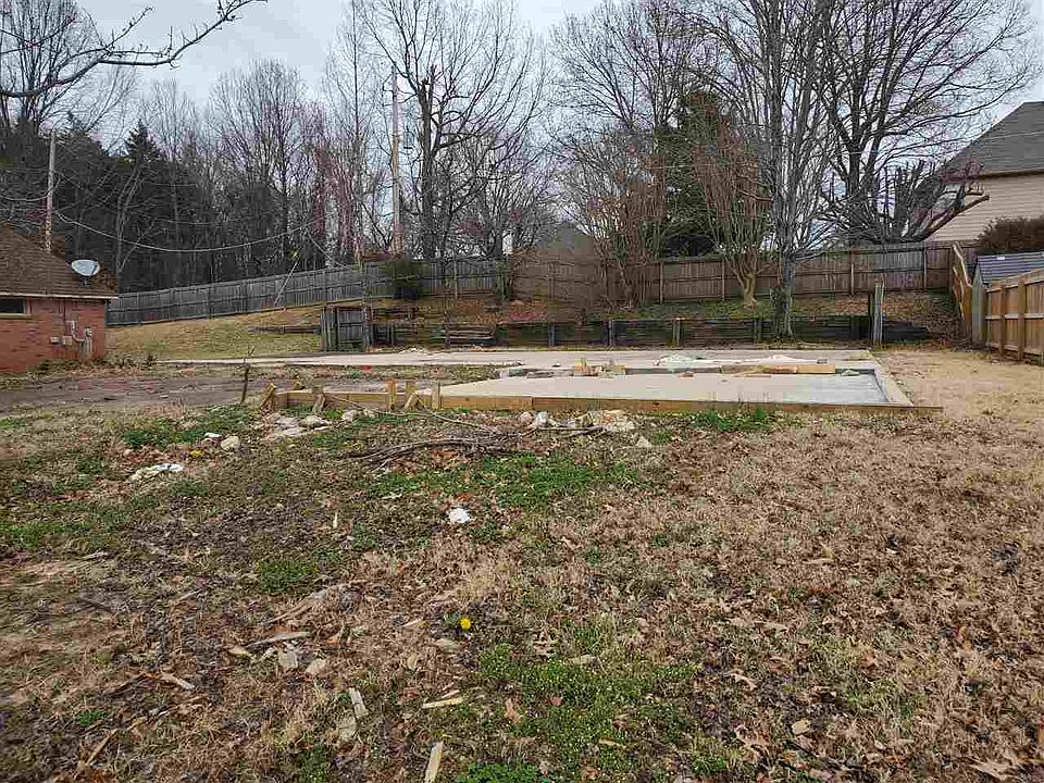 2nd image of 1604 Dexter Run E