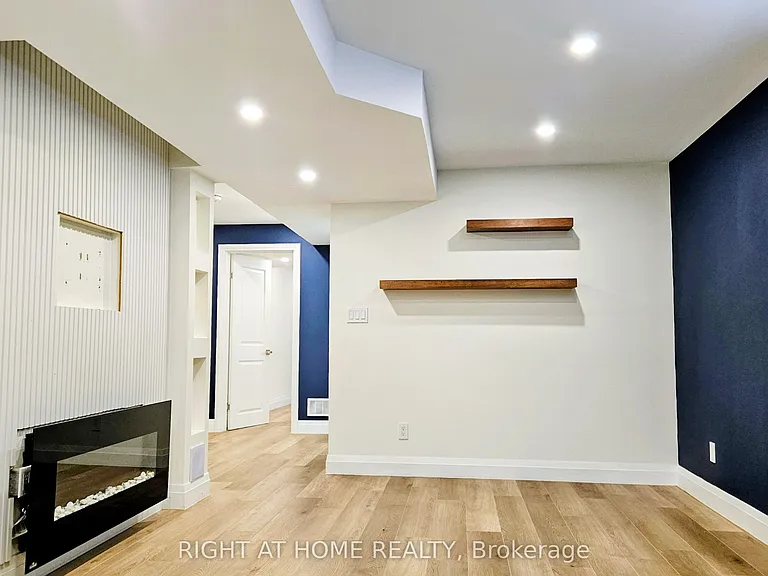 31 Swansea St #BASEMENT — Photo 7