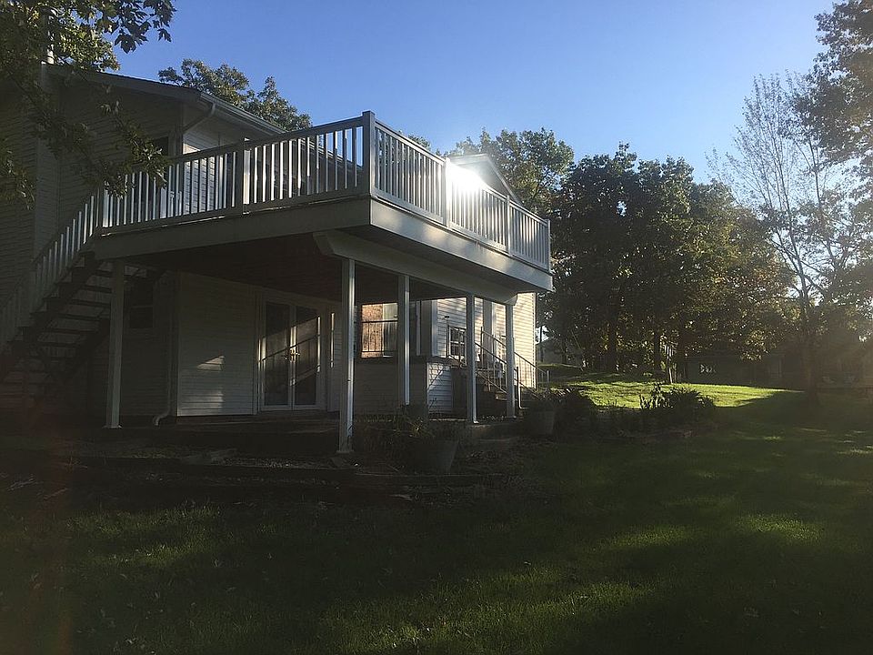 2nd image of 931 N Lakeview Dr