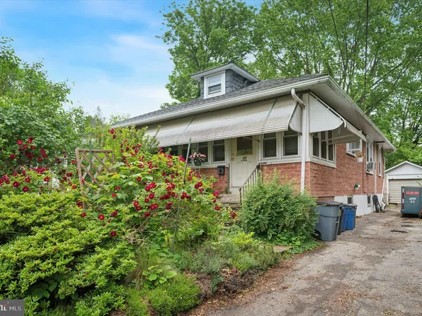 12 Elmwood Ave, Norwood, PA 19074