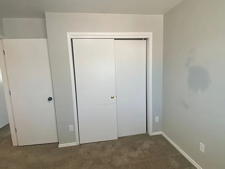 1207 S Ivy St — Photo 32
