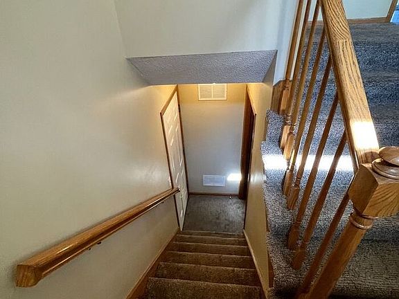 5th image of 416 N Saville Ct