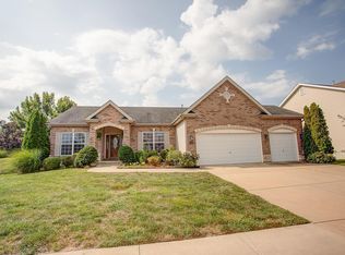 1002 Fox Trotter Dr, Swansea, IL