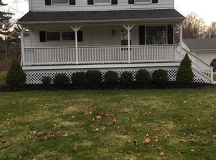 8932 Elm St, Kirtland, OH 44094