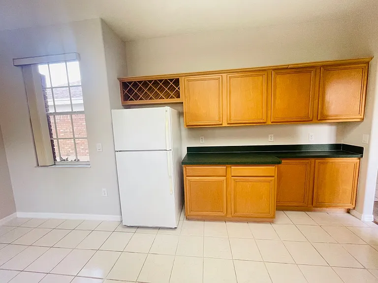 1738 Golfview Dr — Photo 9