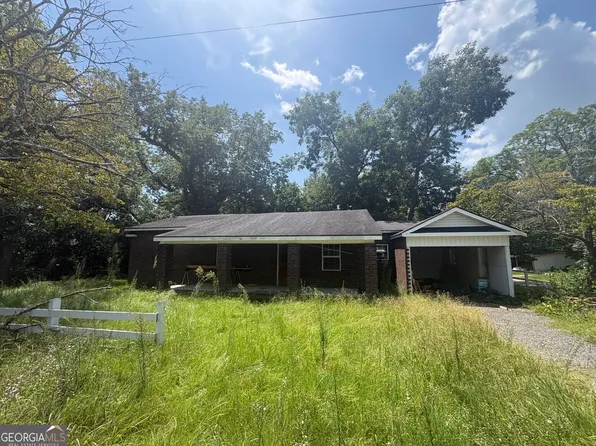 151 N 7th St, Cochran, GA 31014