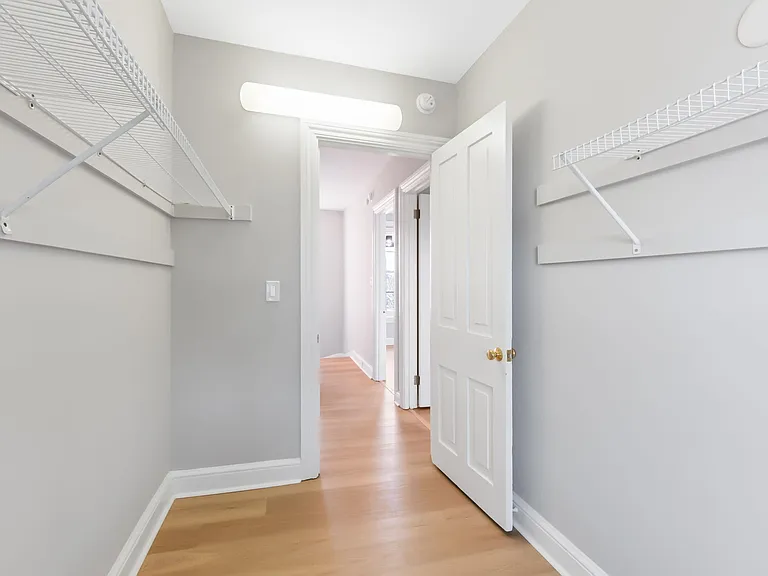 349 N Mulberry St — Photo 38