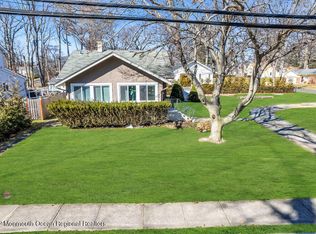 455 Roosevelt Ave, Oakhurst, NJ 07755