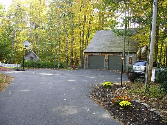 Detached 2 Car Garage