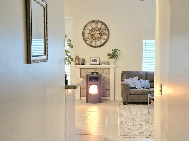 908 W Landmark Trl — Photo 12