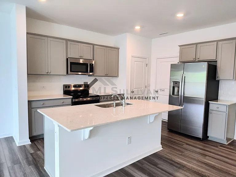 875 Pilot St — Photo 7