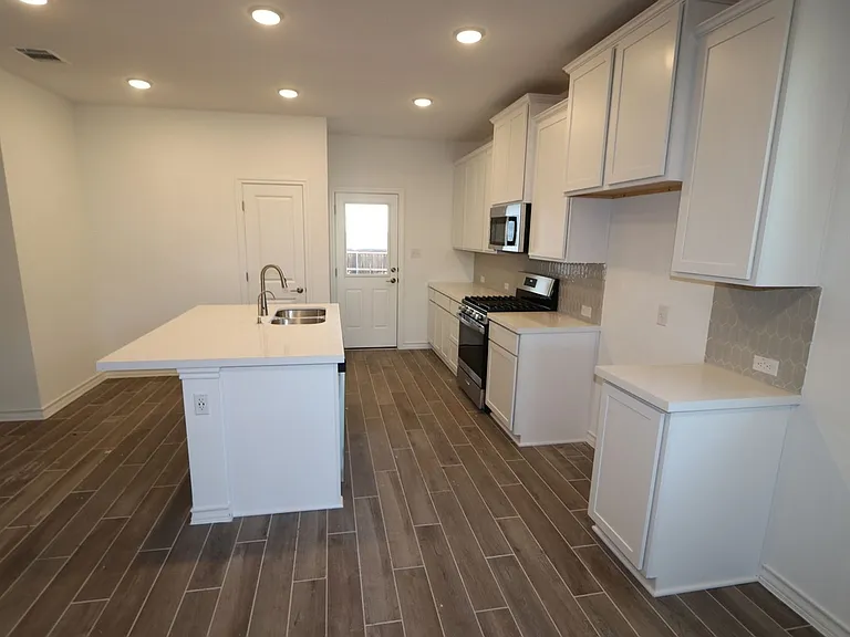 112 Watkinville Rd — Photo 4