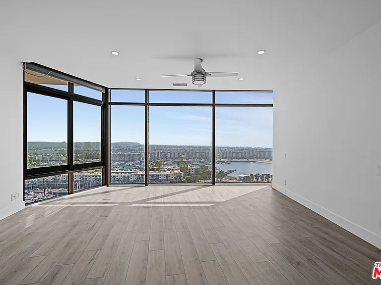 4267 Marina City Dr #Penthouse 4 — Photo 34
