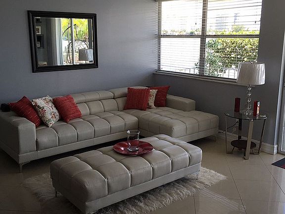 3rd image of 16558 NE 26th Ave APT 2C