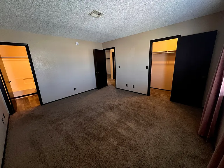 1480 Tamareno Cir #C — Photo 8