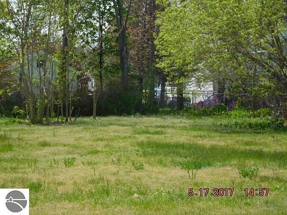 3rd image of 407 Tawas St