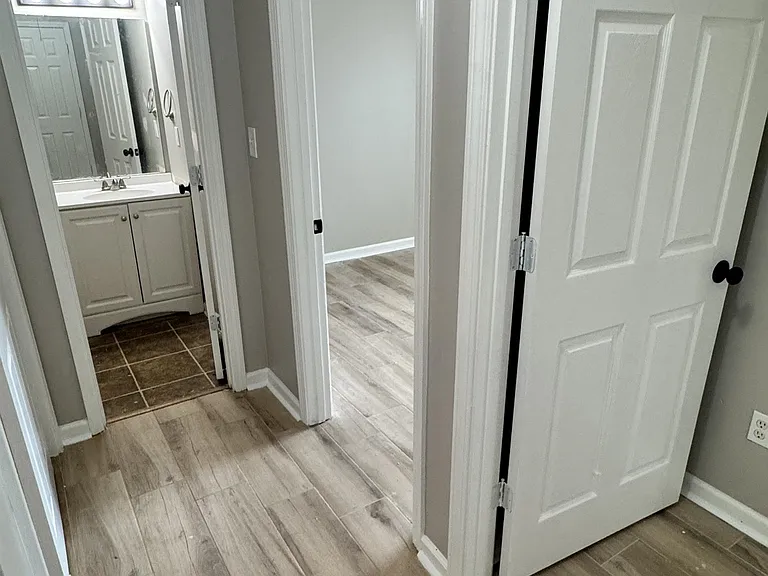 1237 Travers Ln — Photo 6