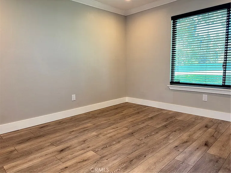 453 Heatherglen Ln — Photo 13
