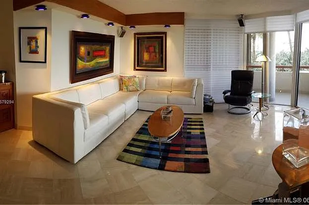 15645 Collins Ave #206 — Photo 32