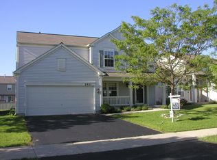 2927 Coastal Dr, Aurora, IL 60503