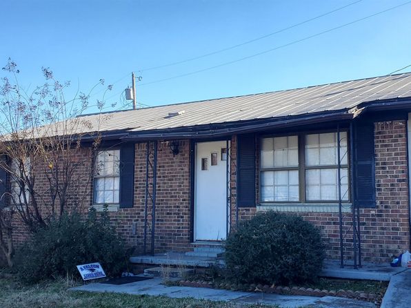 1018 Veterans Dr, Florence, AL 35630