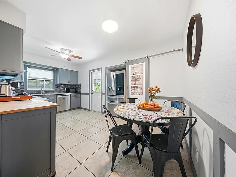 3915 W Gray St — Photo 19